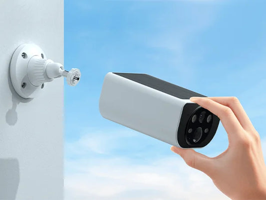 Easy to hand-mount the camera anywhere.
